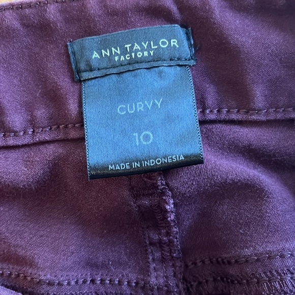 Ann Taylor Maroon straight leg pants size 10 - Picture 3 of 4